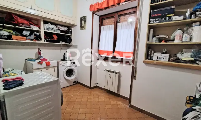 Rexer-Roma-Quadrilocale-ristrutturato-in-Via-Vulsone-TuscolanoQuadraro-Cucina