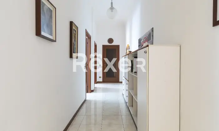 Rexer-Milano-Ampio-appartamento-in-stabile-depoca-Altro