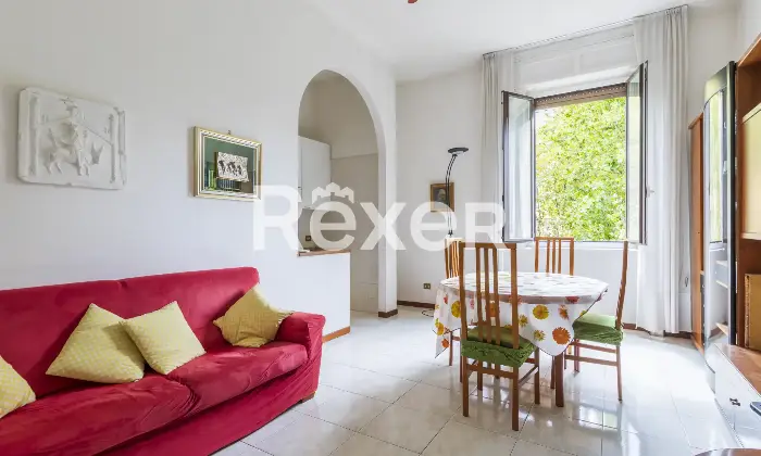 Rexer-Milano-Ampio-appartamento-in-stabile-depoca-Altro
