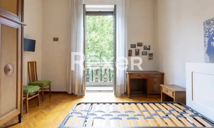 Rexer-Milano-Ampio-appartamento-in-stabile-depoca-Altro