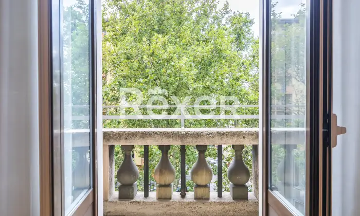 Rexer-Milano-Ampio-appartamento-in-stabile-depoca-Altro