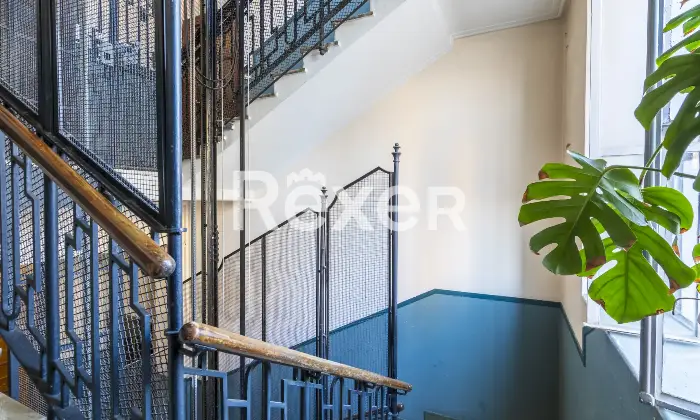 Rexer-Milano-Ampio-appartamento-in-stabile-depoca-Altro