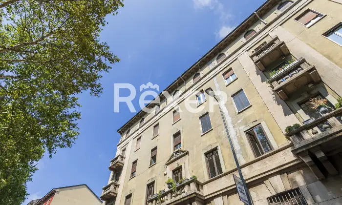Rexer-Milano-Ampio-appartamento-in-stabile-depoca-Altro