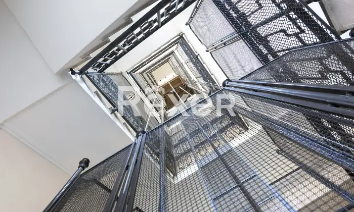 Rexer-Milano-Ampio-appartamento-in-stabile-depoca-Altro