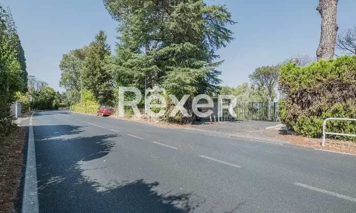 Rexer-Roma-Ampio-trilocale-ristrutturato-piano-alto-Altro