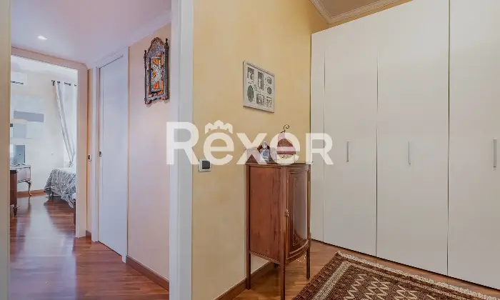 Rexer-Roma-Ampio-trilocale-ristrutturato-piano-alto-Altro