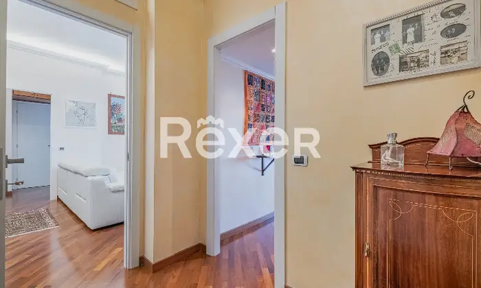 Rexer-Roma-Ampio-trilocale-ristrutturato-piano-alto-Altro