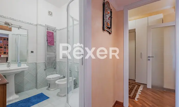 Rexer-Roma-Ampio-trilocale-ristrutturato-piano-alto-Altro
