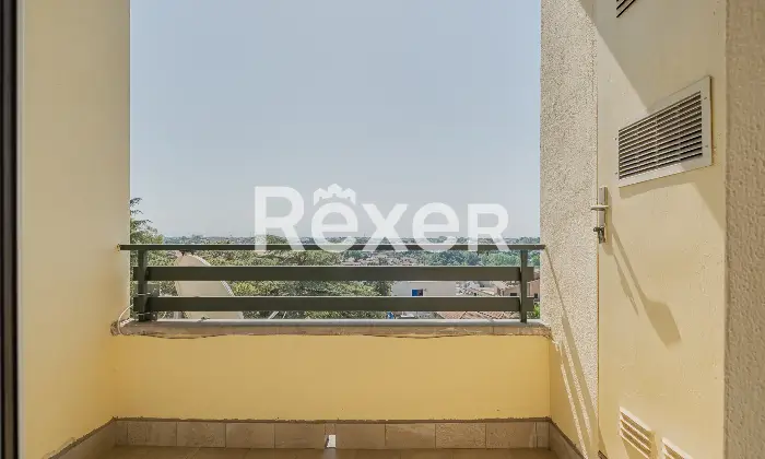 Rexer-Roma-Ampio-trilocale-ristrutturato-piano-alto-Altro