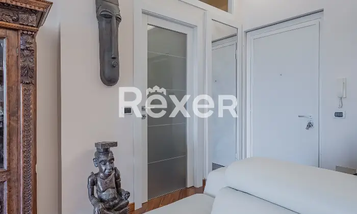 Rexer-Roma-Ampio-trilocale-ristrutturato-piano-alto-Altro