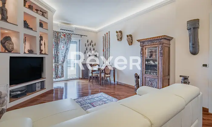 Rexer-Roma-Ampio-trilocale-ristrutturato-piano-alto-Altro
