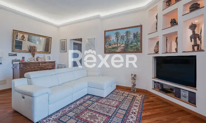 Rexer-Roma-Ampio-trilocale-ristrutturato-piano-alto-Altro