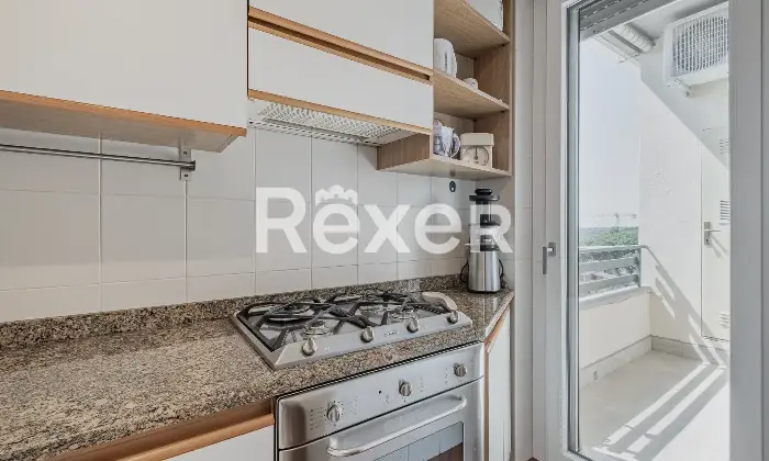 Rexer-Roma-Ampio-trilocale-ristrutturato-piano-alto-Altro