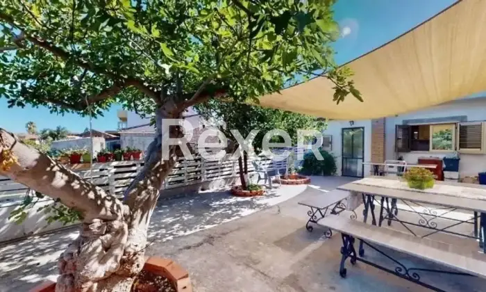 Rexer-Capo-dOrlando-Vendesi-casa-indipendente-con-terreno-a-pochi-passi-dal-mare-Contrada-Vina-Altro