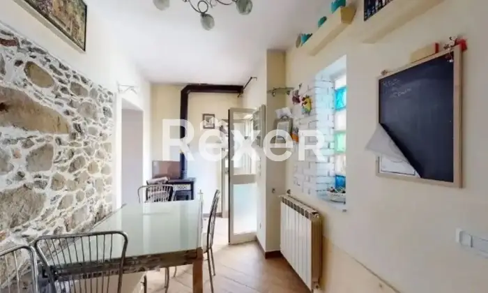 Rexer-Capo-dOrlando-Vendesi-casa-indipendente-con-terreno-a-pochi-passi-dal-mare-Contrada-Vina-Altro