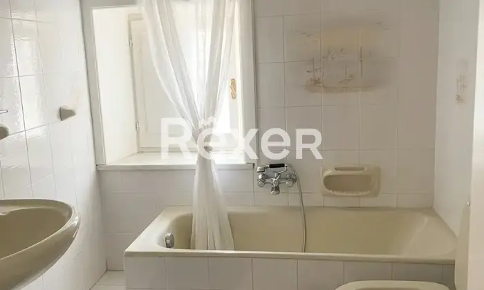 Rexer-Bronte-Immobile-Storico-Bagno