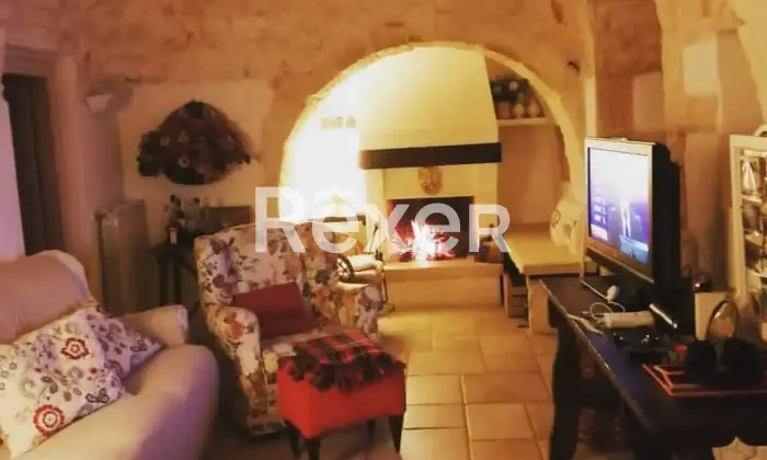 Rexer-Martina-Franca-Caratteristico-trullo-abitabile-in-vendita-a-Martina-Franca-Valle-dItria-Altro