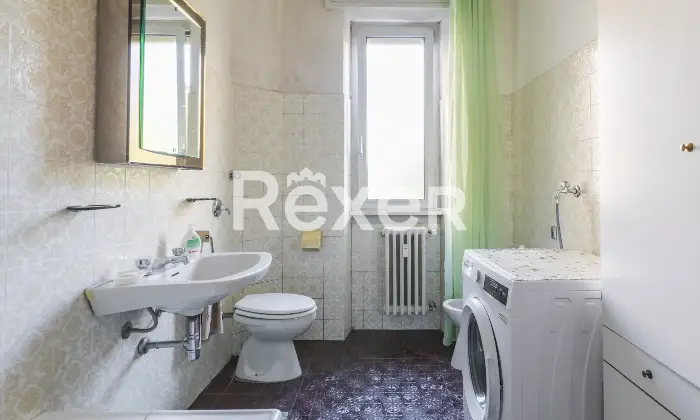 Rexer-Sesto-San-Giovanni-Trilocale-con-cucina-abitabile-e-possibilit-box-ampio-Bagno