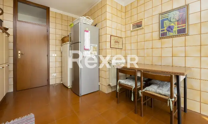 Rexer-Sondrio-Ampio-appartamento-arredato-con-quattro-balconi-box-e-cantina-Cucina
