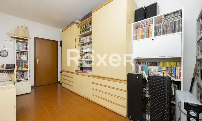 Rexer-Sondrio-Ampio-appartamento-arredato-con-quattro-balconi-box-e-cantina-Studio