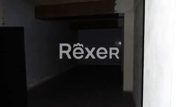 Rexer-Varese-Locale-commerciale-su-due-livelli-in-vendita-in-Piazza-XX-Settembre-a-Varese-Altro