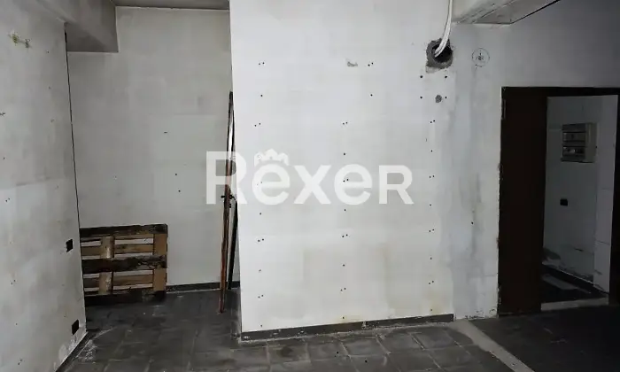 Rexer-Varese-Locale-commerciale-su-due-livelli-in-vendita-in-Piazza-XX-Settembre-a-Varese-Altro