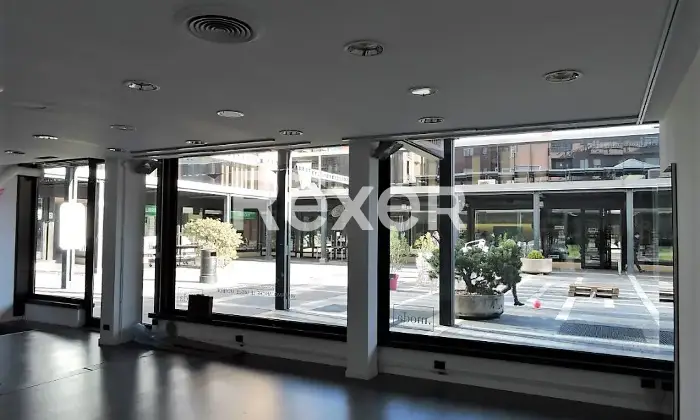 Rexer-Varese-Locale-commerciale-su-due-livelli-in-vendita-in-Piazza-XX-Settembre-a-Varese-Altro