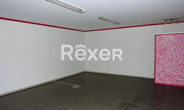 Rexer-Varese-Locale-commerciale-su-due-livelli-in-vendita-in-Piazza-XX-Settembre-a-Varese-Altro