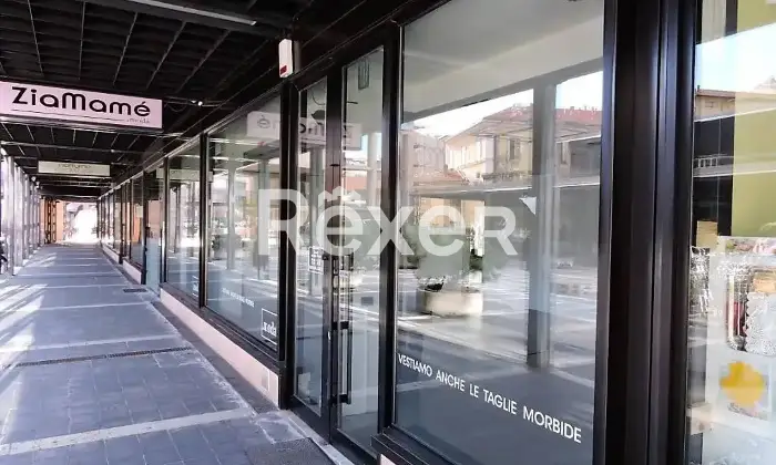 Rexer-Varese-Locale-commerciale-su-due-livelli-in-vendita-in-Piazza-XX-Settembre-a-Varese-Altro