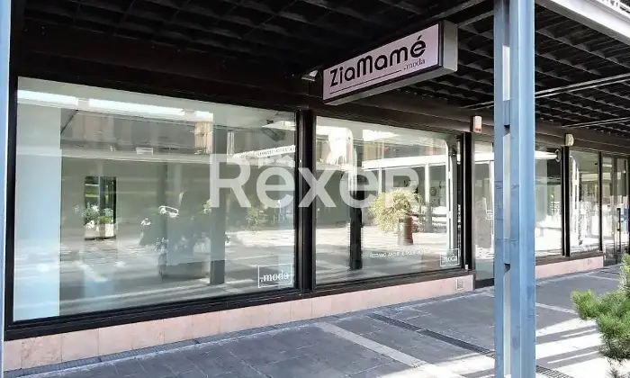 Rexer-Varese-Locale-commerciale-su-due-livelli-in-vendita-in-Piazza-XX-Settembre-a-Varese-Altro