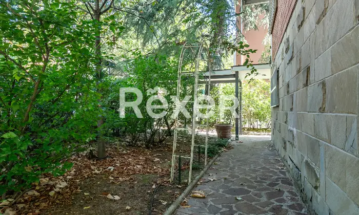 Rexer-Bologna-appartamento-con-balcone-cantina-e-garage-Via-Laura-Bassi-Veratti-Altro