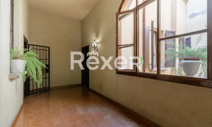 Rexer-Bologna-via-San-Vitale-appartamento-mq-con-cantina-Altro