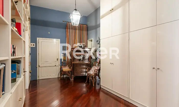Rexer-Bologna-via-San-Vitale-appartamento-mq-con-cantina-Altro