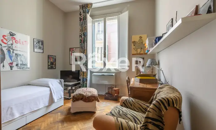 Rexer-Bologna-via-San-Vitale-appartamento-mq-con-cantina-Altro