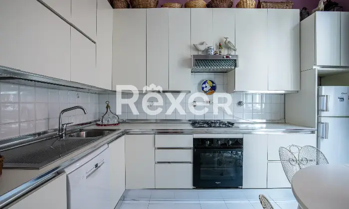 Rexer-Bologna-via-San-Vitale-appartamento-mq-con-cantina-Altro