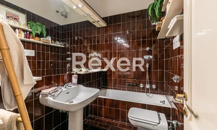 Rexer-Bologna-via-San-Vitale-appartamento-mq-con-cantina-Altro