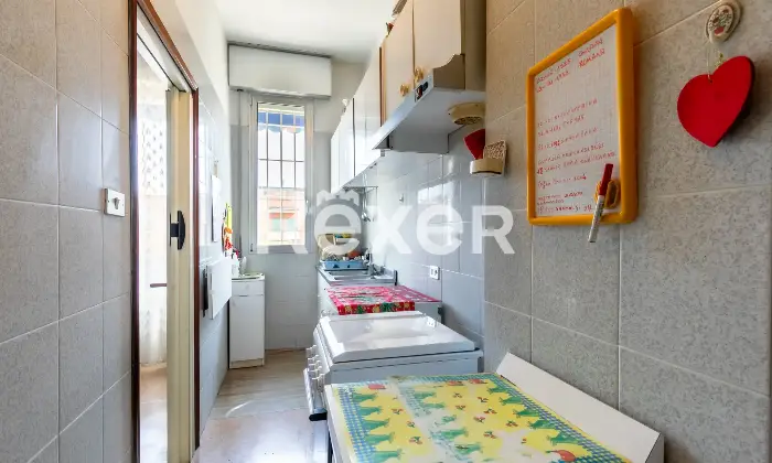 Rexer-Bologna-San-Donato-via-Duse-appartamento-con-balcone-e-cantina-Altro
