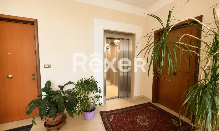 Rexer-Pescara-Nuda-propriet-Quadrilocale-in-zona-Porta-Nuova-Ingresso