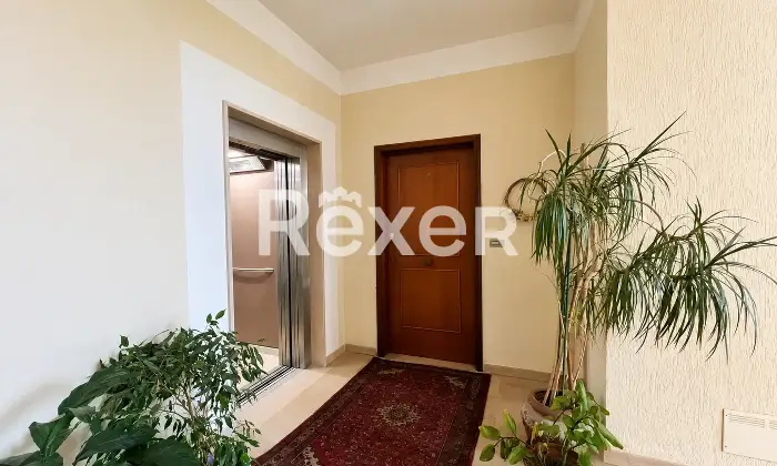 Rexer-Pescara-Nuda-propriet-Quadrilocale-in-zona-Porta-Nuova-Ingresso