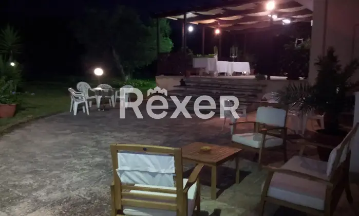 Rexer-Otranto-Vendesi-Tenuta-di-mq-con-Villa-di-mq-Terrazzo