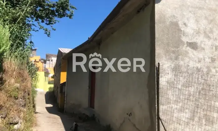 Rexer-Teano-Casa-indipendente-con-terreno-di-pertinenza-Fontanelle-frazione-di-Teano-Altro