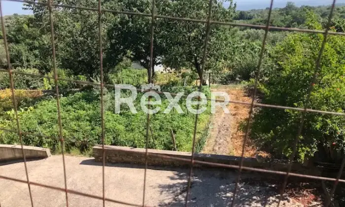 Rexer-Teano-Casa-indipendente-con-terreno-di-pertinenza-Fontanelle-frazione-di-Teano-Altro