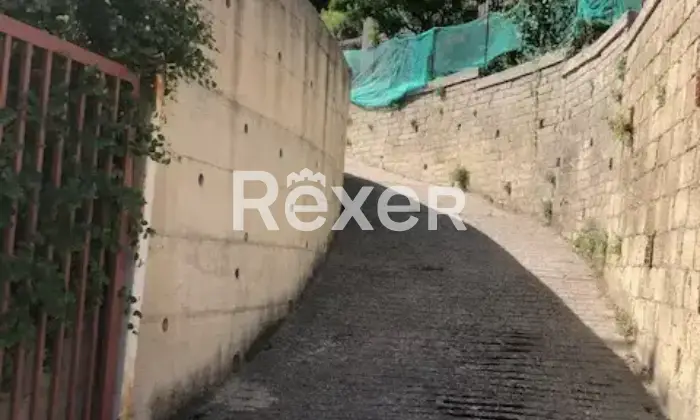 Rexer-Teano-Casa-indipendente-con-terreno-di-pertinenza-Fontanelle-frazione-di-Teano-Altro