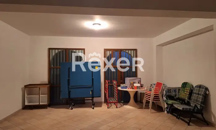 Rexer-CoriglianoRossano-Villa-indipendente-su-due-livelli-con-ampio-giardino-e-garage-Altro