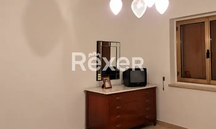 Rexer-CoriglianoRossano-Villa-indipendente-su-due-livelli-con-ampio-giardino-e-garage-Altro