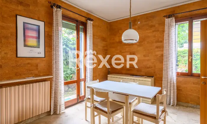 Rexer-Padova-Ampio-appartamento-ingresso-indipendente-disposto-su-due-livelli-con-posto-auto-Altro