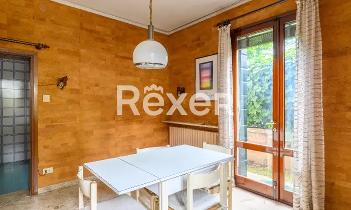 Rexer-Padova-Ampio-appartamento-ingresso-indipendente-disposto-su-due-livelli-con-posto-auto-Altro