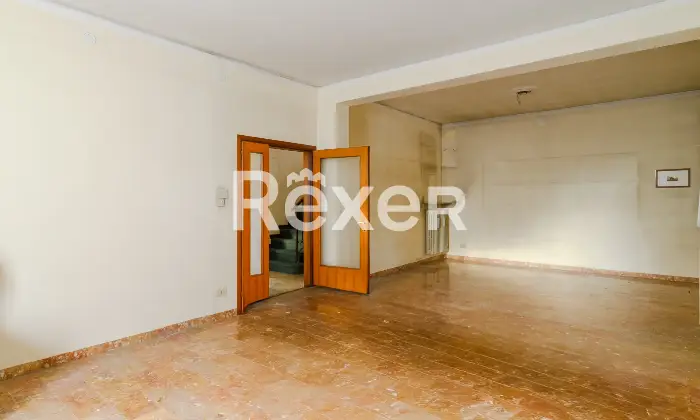 Rexer-Padova-Ampio-appartamento-ingresso-indipendente-disposto-su-due-livelli-con-posto-auto-Altro