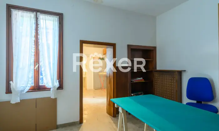 Rexer-Padova-Ampio-appartamento-ingresso-indipendente-disposto-su-due-livelli-con-posto-auto-Altro