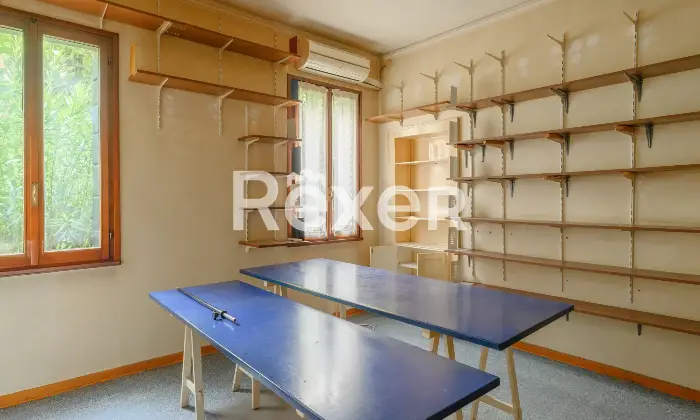 Rexer-Padova-Ampio-appartamento-ingresso-indipendente-disposto-su-due-livelli-con-posto-auto-Altro